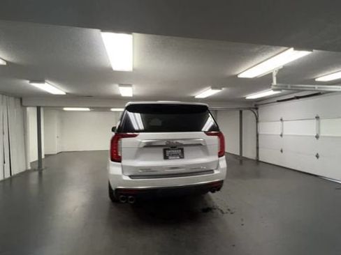 Certified 2023 GMC Yukon XL Denali w/ Denali Reserve Package AWD/4WD image 7
