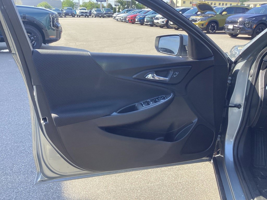 Used 2024 Chevrolet Malibu LT FWD image 9