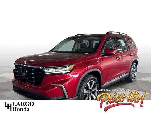 Used 2025 Honda Pilot Elite image 1