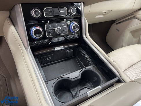 Used 2021 GMC Yukon XL Denali image 27