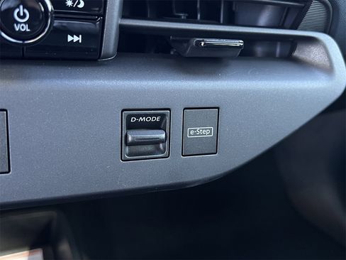 New 2026 Nissan Leaf Platinum+ w/ Cargo Package (Platinum+) image 13