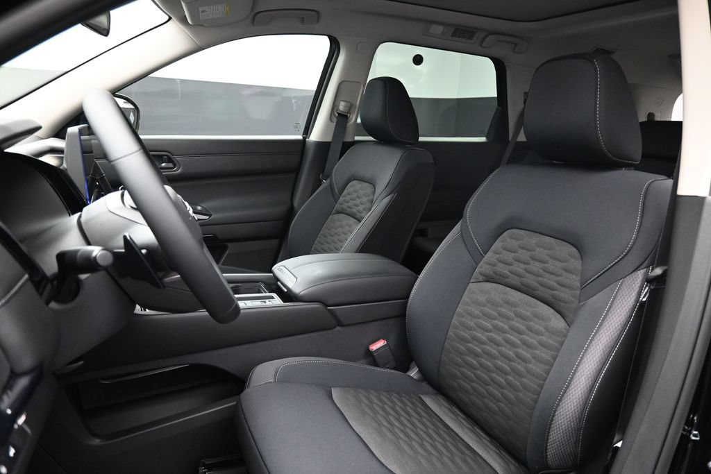 New 2026 Nissan Pathfinder SV w/ SV Premium Package FWD image 18