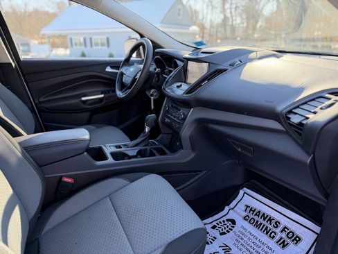 Used 2017 Ford Escape SE w/ Equipment Group 201A image 17
