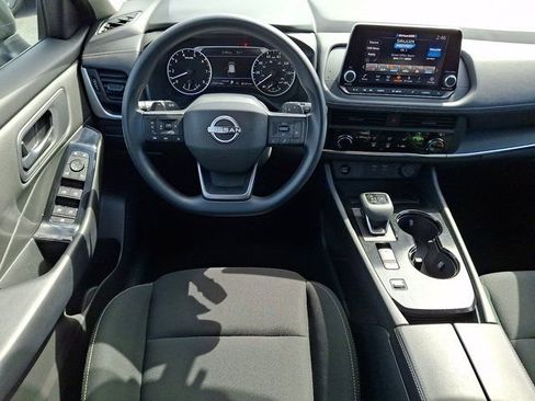 Used 2025 Nissan Rogue S FWD image 14