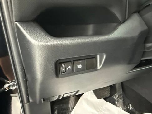 Used 2022 Toyota RAV4 LE AWD/4WD image 21