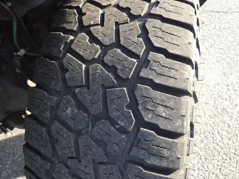 Used 2022 Toyota Tacoma TRD Sport w/ Technology Package image 14