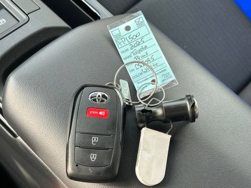 Used 2025 Toyota Prius LE FWD image 53