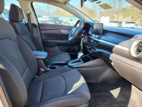 Used 2019 Kia Forte LXS image 11