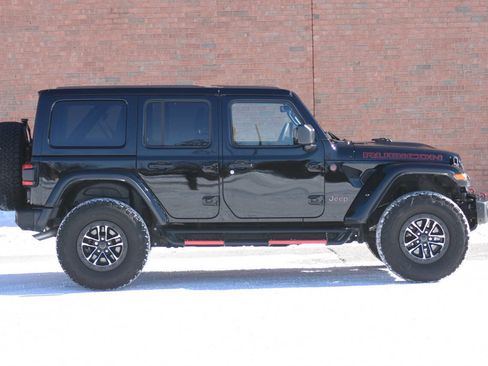 Used 2024 Jeep Wrangler Unlimited Rubicon image 2