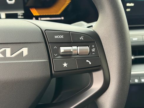 Certified 2025 Kia K4 LXS image 22