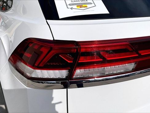 Used 2025 Volkswagen Atlas Cross Sport SE image 24