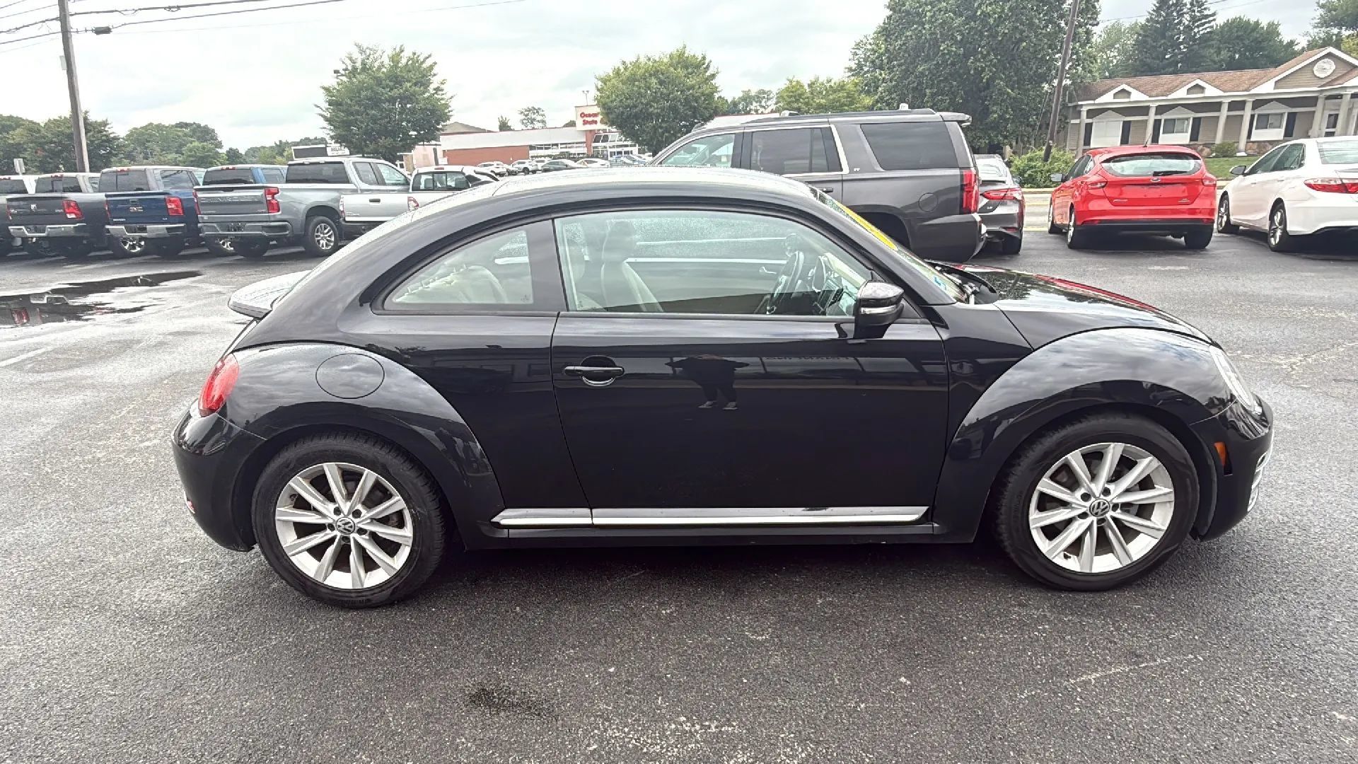 Used 2017 Volkswagen Beetle 1.8T SE FWD image 12