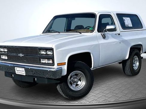 Used 1990 Chevrolet Blazer 4WD image 1