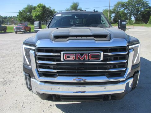New 2026 GMC Sierra 3500 SLE w/ SLE Value Package AWD/4WD image 12