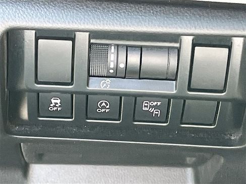 Used 2021 Subaru Crosstrek 2.5i Sport w/ Moonroof Package image 10