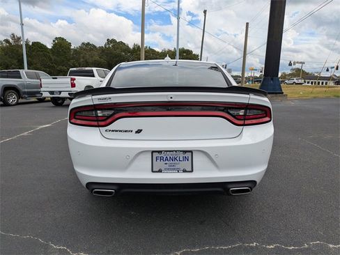 Used 2023 Dodge Charger SXT w/ Blacktop Package image 5