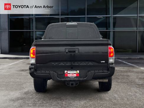 Used 2023 Toyota Tacoma TRD Sport image 9