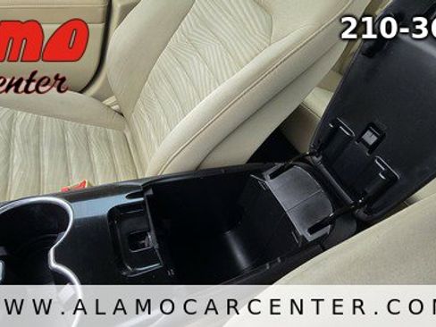 Used 2016 Ford Fusion SE FWD image 39