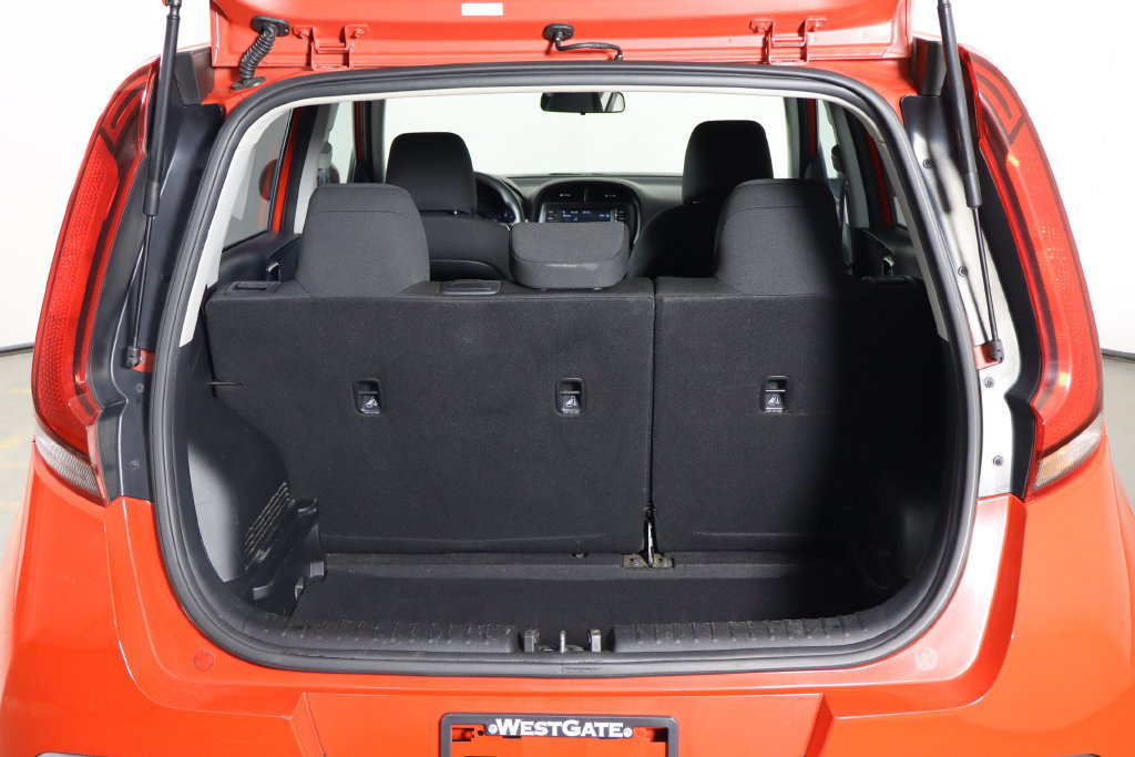 Used 2020 Kia Soul LX FWD image 17