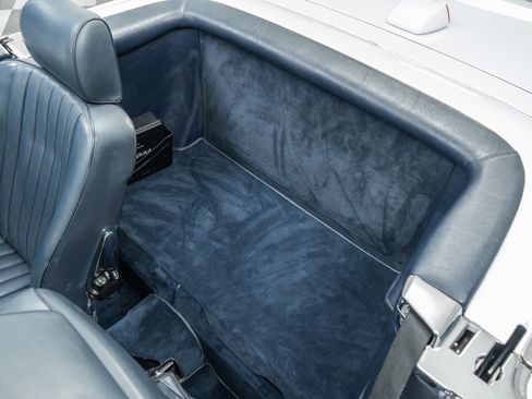 Used 1987 Mercedes-Benz 560 SL image 16