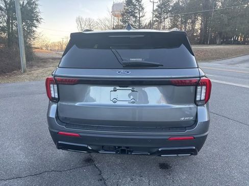 New 2026 Ford Explorer ST-Line w/ ST-Line Street Pack image 4