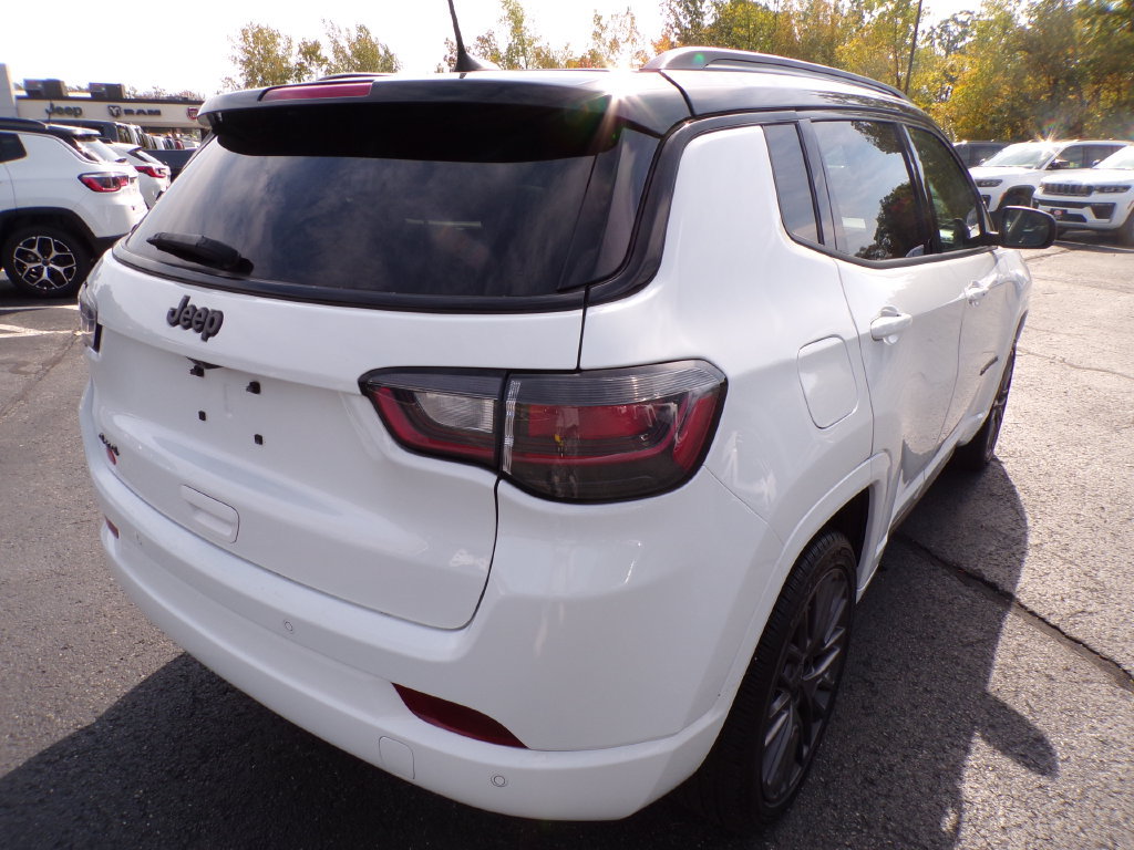 Used 2023 Jeep Compass High Altitude AWD/4WD image 10