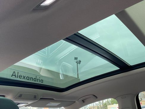 Certified 2024 Volkswagen Atlas SEL Premium R-Line image 22