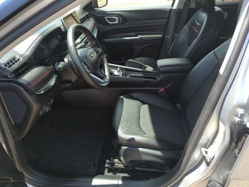 Certified 2022 Jeep Compass Trailhawk w/ Trailhawk Convenience Group AWD/4WD image 16