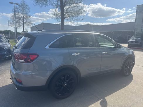 Used 2020 Kia Sorento EX image 4