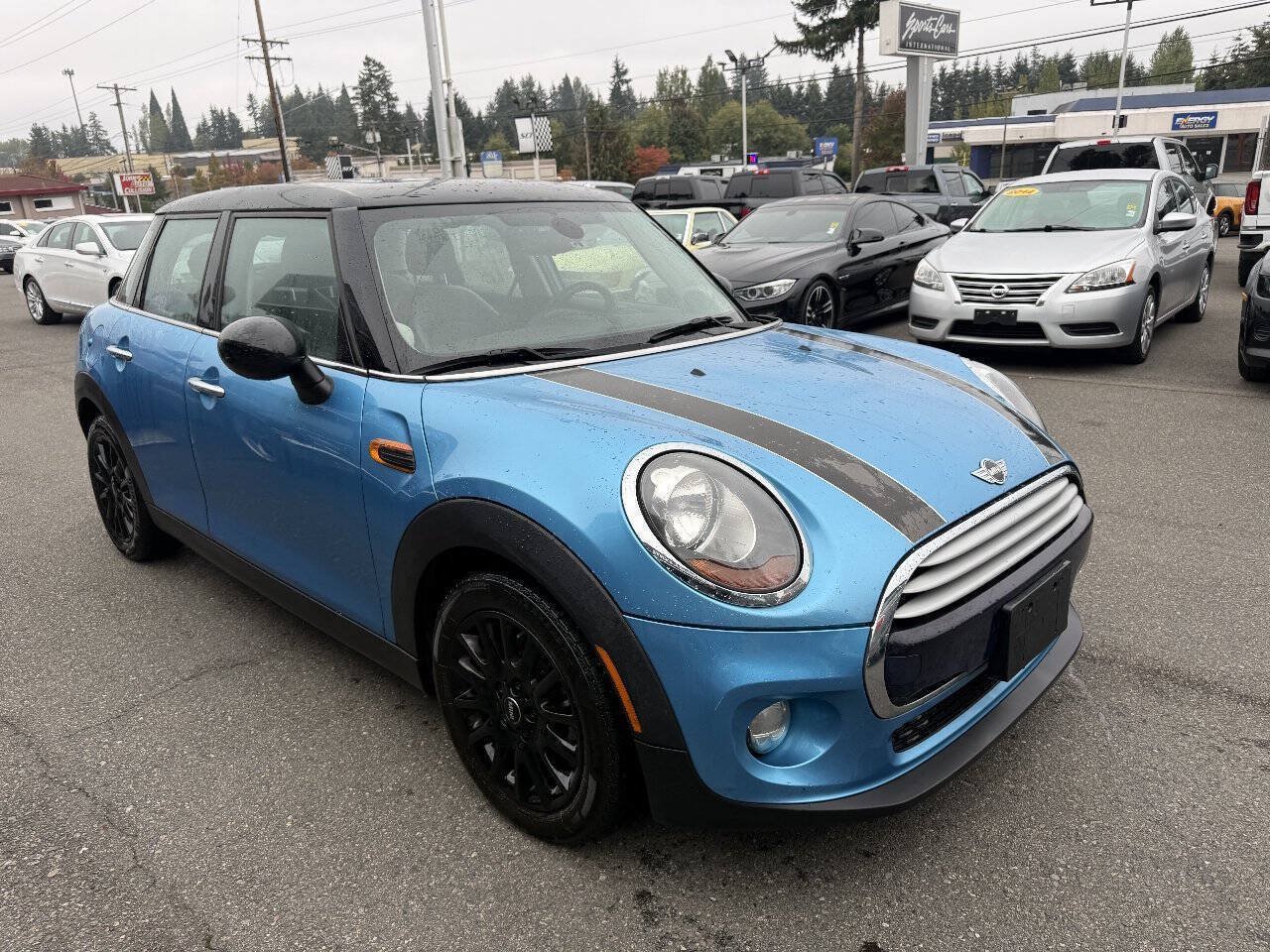 Used 2015 MINI Cooper 4-Door Hardtop FWD image 3