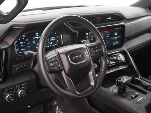 Used 2024 GMC Sierra 1500 AT4 w/ Technology Package AWD/4WD image 21