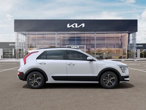 Used 2026 Kia Niro EX FWD image 7
