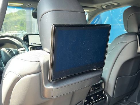 Used 2022 Lexus LX 600 4WD w/ Accessory Package (Z1) image 15