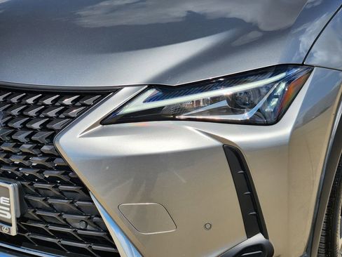 Used 2019 Lexus UX 200 w/ Premium Package image 9