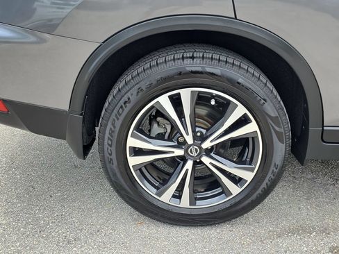Used 2020 Nissan Rogue SV w/ Premium Package AWD/4WD image 7