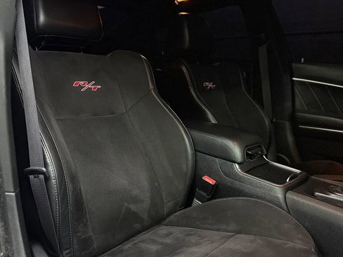 Used 2016 Dodge Charger R/T RWD image 9