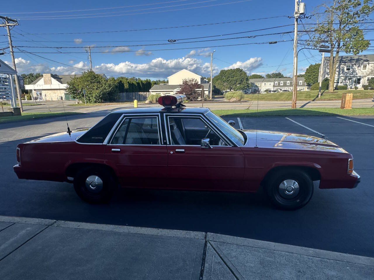 Used 1990 Ford LTD Crown Victoria RWD image 8