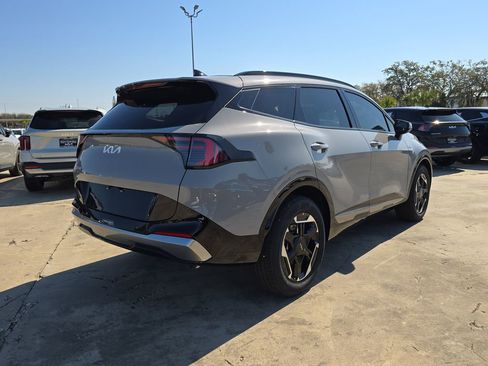 New 2026 Kia Sportage SX FWD image 8