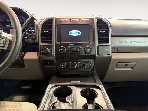 Used 2019 Ford F350 XLT w/ XLT Premium Package AWD/4WD image 9