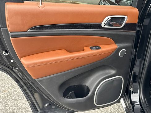 Used 2019 Jeep Grand Cherokee Summit image 21