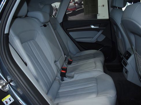 Used 2023 Audi Q5 2.0T Premium w/ Convenience Package image 28