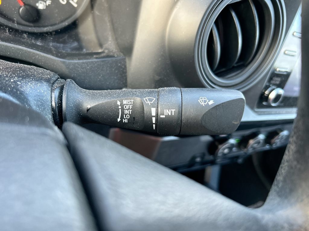 Used 2022 Toyota Tacoma SR RWD image 18