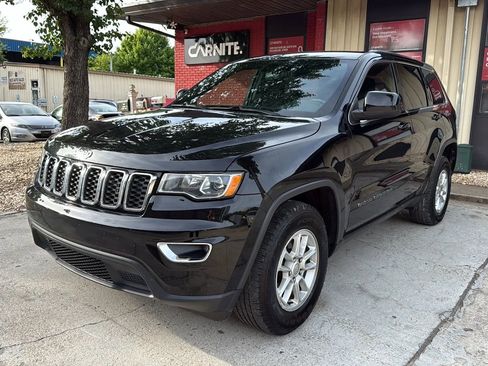 Used 2018 Jeep Grand Cherokee Laredo AWD/4WD image 1