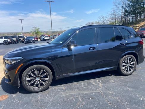 Used 2021 BMW X5 xDrive40i w/ M Sport Package image 2