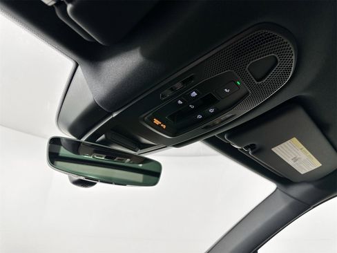 Certified 2025 Porsche Cayenne S image 25