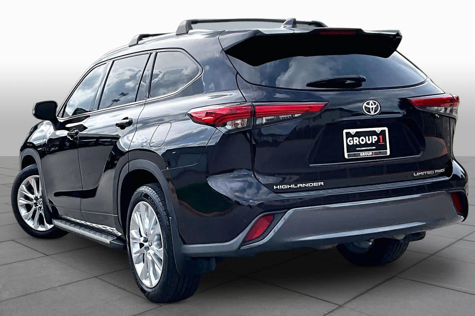 Used 2022 Toyota Highlander Limited AWD/4WD image 11