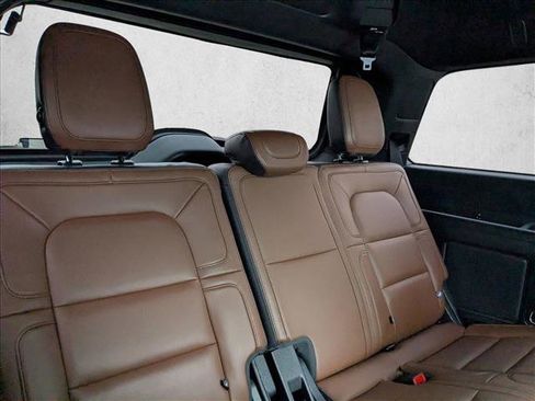 Used 2023 Lincoln Navigator Reserve image 19