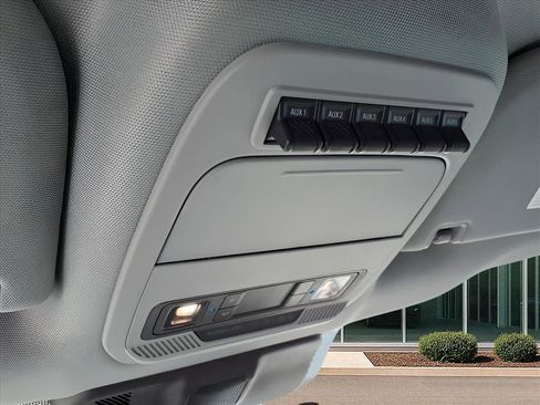 Used 2023 Ford F450 XLT image 11