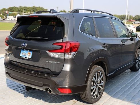 Used 2020 Subaru Forester Limited image 5