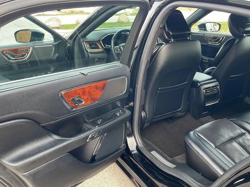 Used 2020 Lincoln Continental Sedan 4D w/ Equipment Group 500A image 21